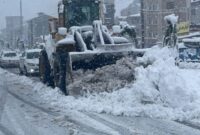 خدمات رسانی یک هزار نیرو با بیش از یکصد ماشین آلات شهرداری برای تردد شهروندان در معابر اصلی رشت